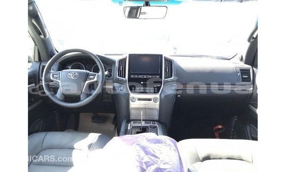 Acheter Import Voiture Toyota Land Cruiser Blanc à Import - Dubai, Marquesas Acheter Import Voiture Toyota Land Cruiser Blanc à Import - Dubai, Marquesas