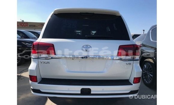 Acheter Import Voiture Toyota Land Cruiser Blanc à Import - Dubai, Marquesas Acheter Import Voiture Toyota Land Cruiser Blanc à Import - Dubai, Marquesas