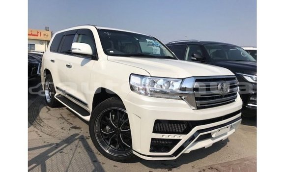 Buy Import Toyota Land Cruiser White Car in Import - Dubai in Marquesas Buy Import Toyota Land Cruiser White Car in Import - Dubai in Marquesas