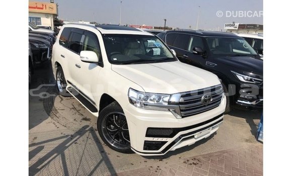 Buy Import Toyota Land Cruiser White Car in Import - Dubai in Marquesas Buy Import Toyota Land Cruiser White Car in Import - Dubai in Marquesas
