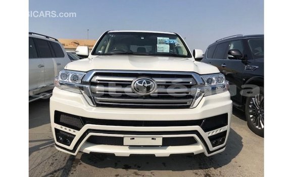 Buy Import Toyota Land Cruiser White Car in Import - Dubai in Marquesas Buy Import Toyota Land Cruiser White Car in Import - Dubai in Marquesas