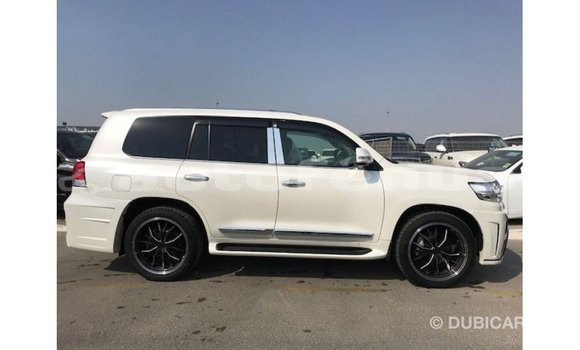 Buy Import Toyota Land Cruiser White Car in Import - Dubai in Marquesas Buy Import Toyota Land Cruiser White Car in Import - Dubai in Marquesas
