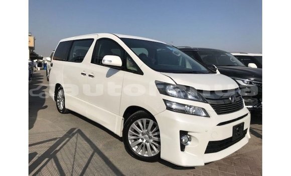 Acheter Import Voiture Toyota Vellfire Blanc à Import - Dubai, Marquesas