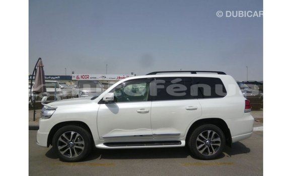 Buy Import Toyota Land Cruiser White Car in Import - Dubai in Marquesas Buy Import Toyota Land Cruiser White Car in Import - Dubai in Marquesas