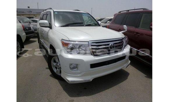 Acheter Import Voiture Toyota Land Cruiser Blanc à Import - Dubai, Marquesas Acheter Import Voiture Toyota Land Cruiser Blanc à Import - Dubai, Marquesas