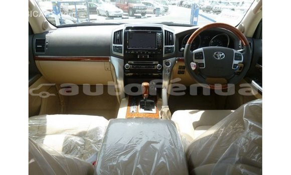 Acheter Import Voiture Toyota Land Cruiser Blanc à Import - Dubai, Marquesas Acheter Import Voiture Toyota Land Cruiser Blanc à Import - Dubai, Marquesas