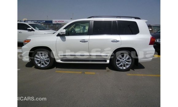 Acheter Import Voiture Toyota Land Cruiser Blanc à Import - Dubai, Marquesas Acheter Import Voiture Toyota Land Cruiser Blanc à Import - Dubai, Marquesas