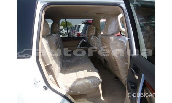Buy Import Toyota Land Cruiser White Car in Import - Dubai in Marquesas Buy Import Toyota Land Cruiser White Car in Import - Dubai in Marquesas