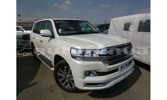 Buy Import Toyota Land Cruiser White Car in Import - Dubai in Marquesas Buy Import Toyota Land Cruiser White Car in Import - Dubai in Marquesas