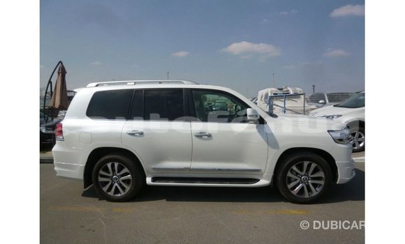 Buy Import Toyota Land Cruiser White Car in Import - Dubai in Marquesas Buy Import Toyota Land Cruiser White Car in Import - Dubai in Marquesas