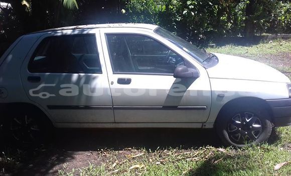 Buy Used Renault Twingo Other Car in Taipivai in Marquesas