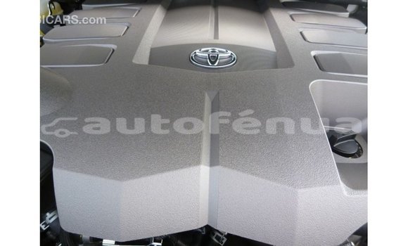 Buy Import Toyota Land Cruiser White Car in Import - Dubai in Marquesas Buy Import Toyota Land Cruiser White Car in Import - Dubai in Marquesas