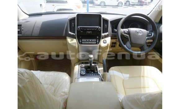 Acheter Import Voiture Toyota Land Cruiser Blanc à Import - Dubai, Marquesas Acheter Import Voiture Toyota Land Cruiser Blanc à Import - Dubai, Marquesas