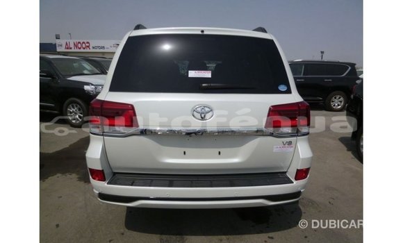 Acheter Import Voiture Toyota Land Cruiser Blanc à Import - Dubai, Marquesas Acheter Import Voiture Toyota Land Cruiser Blanc à Import - Dubai, Marquesas