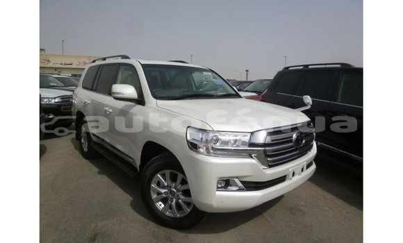 Acheter Import Voiture Toyota Land Cruiser Blanc à Import - Dubai, Marquesas Acheter Import Voiture Toyota Land Cruiser Blanc à Import - Dubai, Marquesas