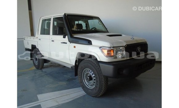 Acheter Import Voiture Toyota Land Cruiser Blanc à Import - Dubai, Marquesas Acheter Import Voiture Toyota Land Cruiser Blanc à Import - Dubai, Marquesas