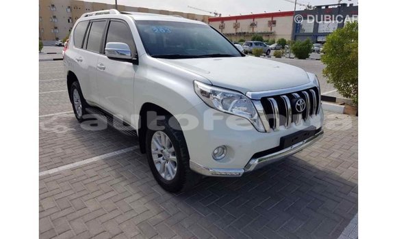 Acheter Import Voiture Toyota Prado Blanc à Import - Dubai, Marquesas Acheter Import Voiture Toyota Prado Blanc à Import - Dubai, Marquesas