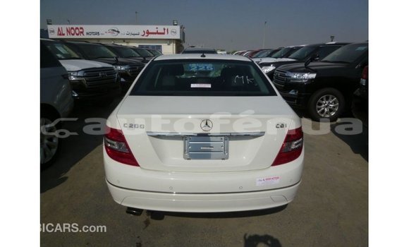 Acheter Import Voiture Mercedes-Benz 200 Blanc à Import - Dubai, Marquesas Acheter Import Voiture Mercedes-Benz 200 Blanc à Import - Dubai, Marquesas
