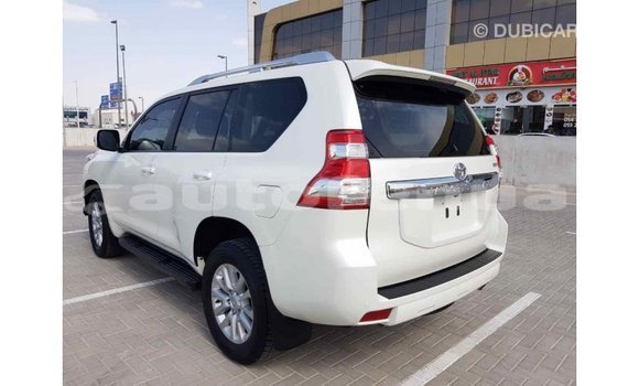 Acheter Import Voiture Toyota Prado Blanc à Import - Dubai, Marquesas Acheter Import Voiture Toyota Prado Blanc à Import - Dubai, Marquesas