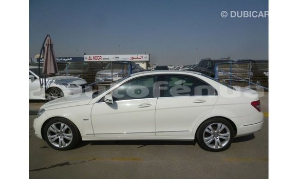 Acheter Import Voiture Mercedes-Benz 200 Blanc à Import - Dubai, Marquesas Acheter Import Voiture Mercedes-Benz 200 Blanc à Import - Dubai, Marquesas