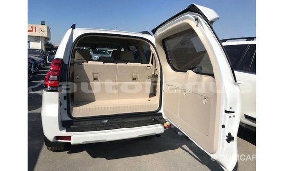 Acheter Import Voiture Toyota Prado Blanc à Import - Dubai, Marquesas Acheter Import Voiture Toyota Prado Blanc à Import - Dubai, Marquesas