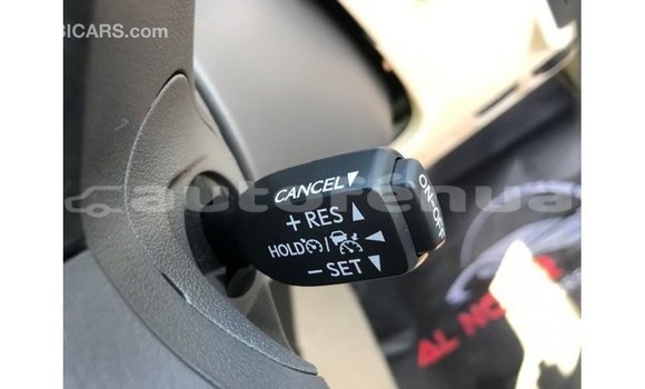 Acheter Import Voiture Toyota Prado Blanc à Import - Dubai, Marquesas Acheter Import Voiture Toyota Prado Blanc à Import - Dubai, Marquesas