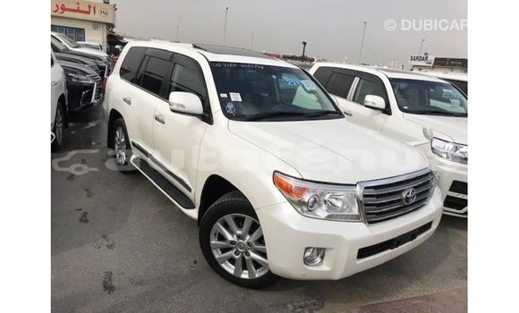 Buy Import Toyota Land Cruiser White Car in Import - Dubai in Marquesas Buy Import Toyota Land Cruiser White Car in Import - Dubai in Marquesas