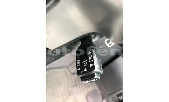 Buy Import Toyota Land Cruiser White Car in Import - Dubai in Marquesas Buy Import Toyota Land Cruiser White Car in Import - Dubai in Marquesas