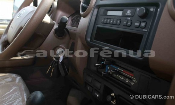 Buy Import Toyota Land Cruiser Beige Car in Import - Dubai in Marquesas Buy Import Toyota Land Cruiser Beige Car in Import - Dubai in Marquesas