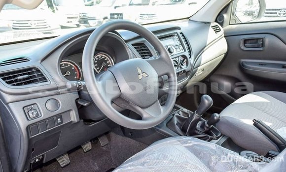 Buy Import Mitsubishi L200 White Car in Import - Dubai in Marquesas Buy Import Mitsubishi L200 White Car in Import - Dubai in Marquesas