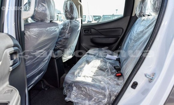 Buy Import Mitsubishi L200 White Car in Import - Dubai in Marquesas Buy Import Mitsubishi L200 White Car in Import - Dubai in Marquesas