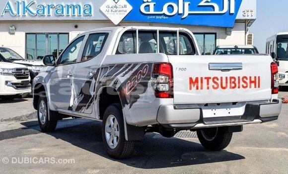 Buy Import Mitsubishi L200 White Car in Import - Dubai in Marquesas Buy Import Mitsubishi L200 White Car in Import - Dubai in Marquesas