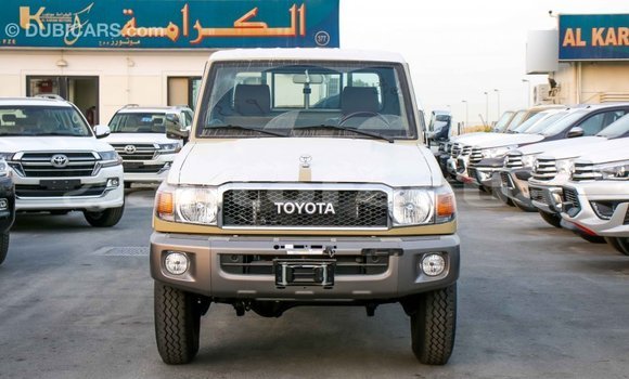 Acheter Import Voiture Toyota Land Cruiser Beige à Import - Dubai, Marquesas Acheter Import Voiture Toyota Land Cruiser Beige à Import - Dubai, Marquesas