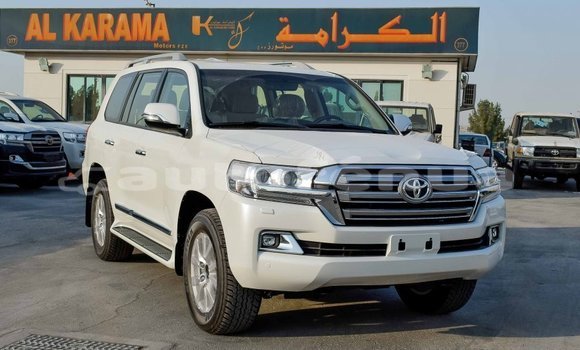 Buy Import Toyota Land Cruiser White Car in Import - Dubai in Marquesas Buy Import Toyota Land Cruiser White Car in Import - Dubai in Marquesas