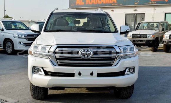 Buy Import Toyota Land Cruiser White Car in Import - Dubai in Marquesas Buy Import Toyota Land Cruiser White Car in Import - Dubai in Marquesas