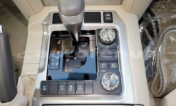 Buy Import Toyota Land Cruiser White Car in Import - Dubai in Marquesas Buy Import Toyota Land Cruiser White Car in Import - Dubai in Marquesas