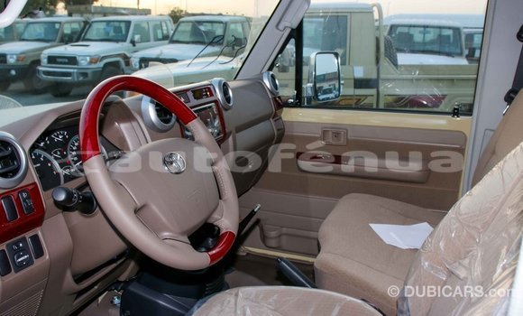 Acheter Import Voiture Toyota Land Cruiser Beige à Import - Dubai, Marquesas Acheter Import Voiture Toyota Land Cruiser Beige à Import - Dubai, Marquesas