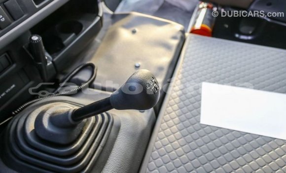 Acheter Import Voiture Toyota Coaster Blanc à Import - Dubai, Marquesas Acheter Import Voiture Toyota Coaster Blanc à Import - Dubai, Marquesas