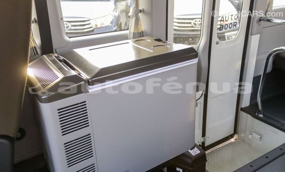 Acheter Import Voiture Toyota Coaster Blanc à Import - Dubai, Marquesas Acheter Import Voiture Toyota Coaster Blanc à Import - Dubai, Marquesas