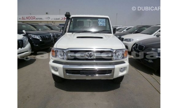 Acheter Import Voiture Toyota Land Cruiser Blanc à Import - Dubai, Marquesas Acheter Import Voiture Toyota Land Cruiser Blanc à Import - Dubai, Marquesas