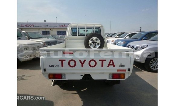 Buy Import Toyota Land Cruiser White Car in Import - Dubai in Marquesas Buy Import Toyota Land Cruiser White Car in Import - Dubai in Marquesas