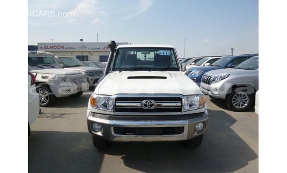 Buy Import Toyota Land Cruiser White Car in Import - Dubai in Marquesas Buy Import Toyota Land Cruiser White Car in Import - Dubai in Marquesas
