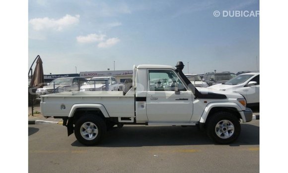 Buy Import Toyota Land Cruiser White Car in Import - Dubai in Marquesas Buy Import Toyota Land Cruiser White Car in Import - Dubai in Marquesas