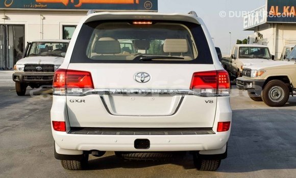 Acheter Import Voiture Toyota Land Cruiser Blanc à Import - Dubai, Marquesas Acheter Import Voiture Toyota Land Cruiser Blanc à Import - Dubai, Marquesas