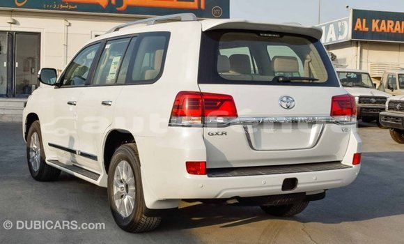 Acheter Import Voiture Toyota Land Cruiser Blanc à Import - Dubai, Marquesas Acheter Import Voiture Toyota Land Cruiser Blanc à Import - Dubai, Marquesas