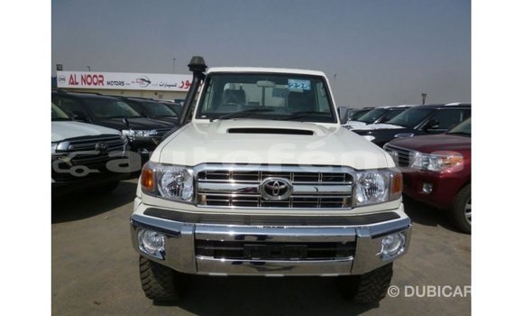 Buy Import Toyota Land Cruiser White Car in Import - Dubai in Marquesas Buy Import Toyota Land Cruiser White Car in Import - Dubai in Marquesas