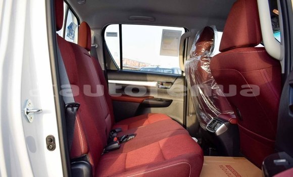 Buy Import Toyota Hilux White Car in Import - Dubai in Marquesas Buy Import Toyota Hilux White Car in Import - Dubai in Marquesas