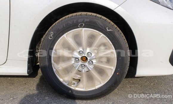 Acheter Import Voiture Toyota Corolla Blanc à Import - Dubai, Marquesas Acheter Import Voiture Toyota Corolla Blanc à Import - Dubai, Marquesas