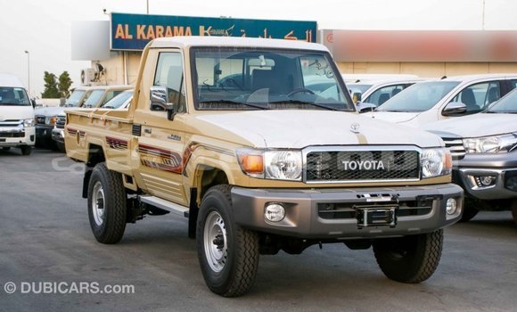 Acheter Import Voiture Toyota Land Cruiser Beige à Import - Dubai, Marquesas Acheter Import Voiture Toyota Land Cruiser Beige à Import - Dubai, Marquesas