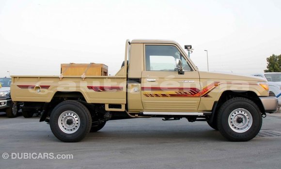 Acheter Import Voiture Toyota Land Cruiser Beige à Import - Dubai, Marquesas Acheter Import Voiture Toyota Land Cruiser Beige à Import - Dubai, Marquesas